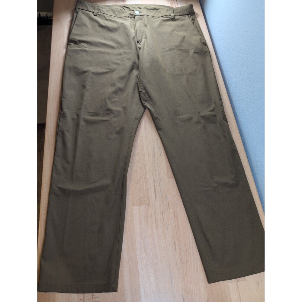 Lululemon Men's Comission Pant Classic Fit Brown Size 40x30 Warpstreme